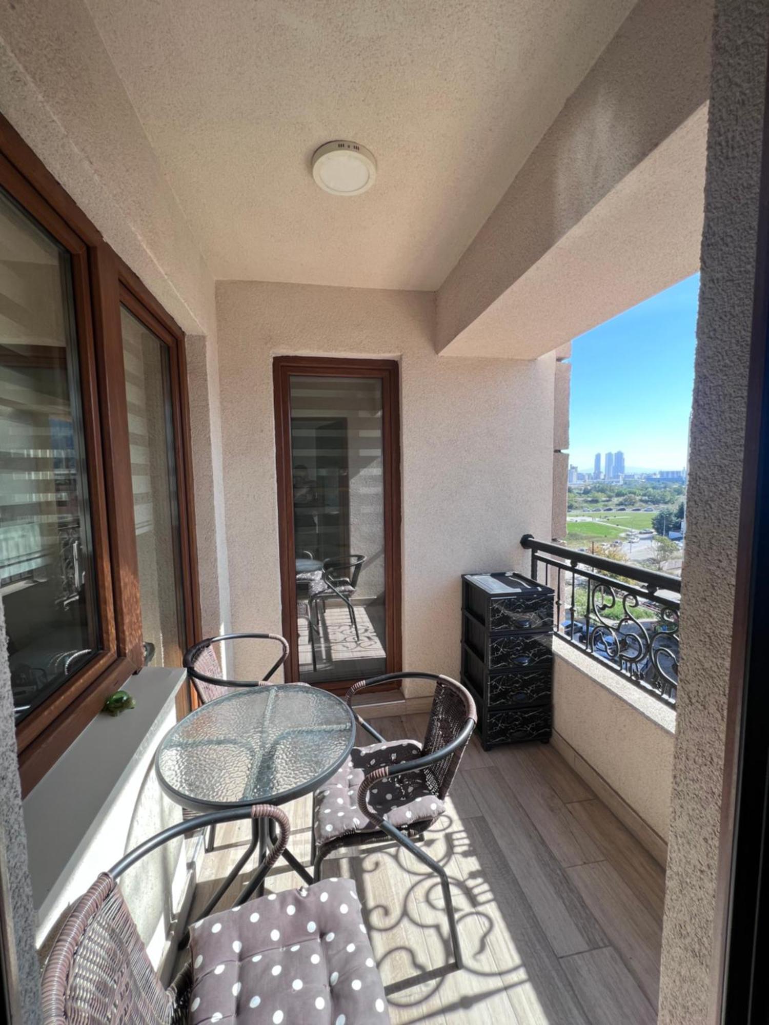 Modern Flatiron Apartment, Skopje Center Екстериор снимка