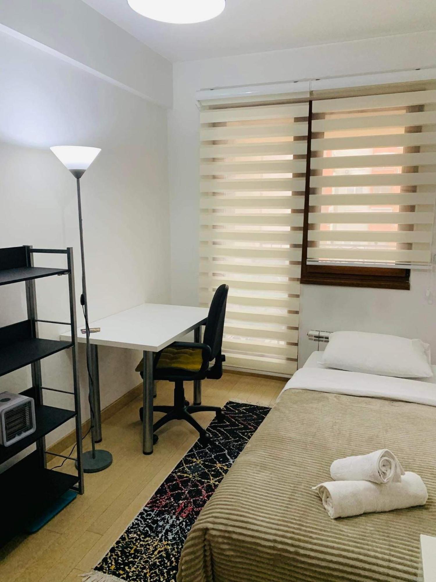 Modern Flatiron Apartment, Skopje Center Екстериор снимка